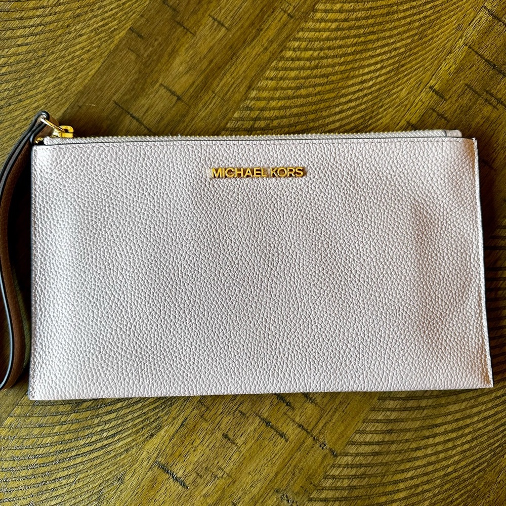 Michael Kors Large Light Pink Wrislet